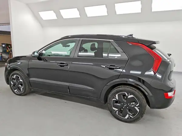 KNDCR3L19R5108044 2024 KIA NIRO - Image 2