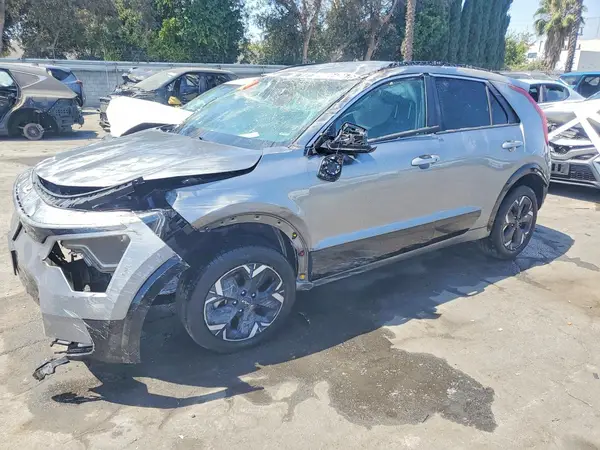 KNDCR3L19R5111056 2024 KIA NIRO - Image 1