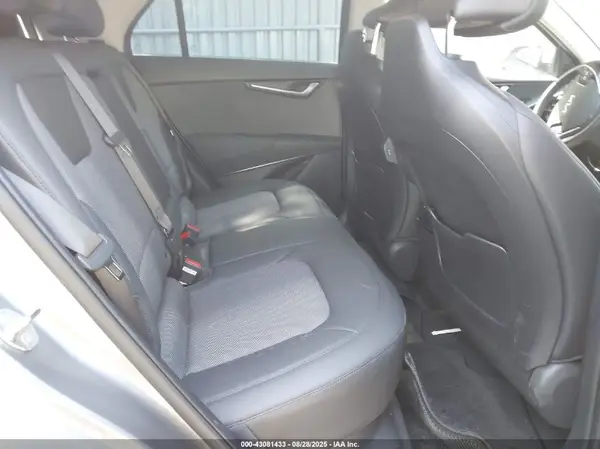 KNDCR3L19R5113700 2024 KIA NIRO - Image 8