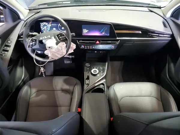 KNDCR3L19R5114037 2024 KIA NIRO - Image 8