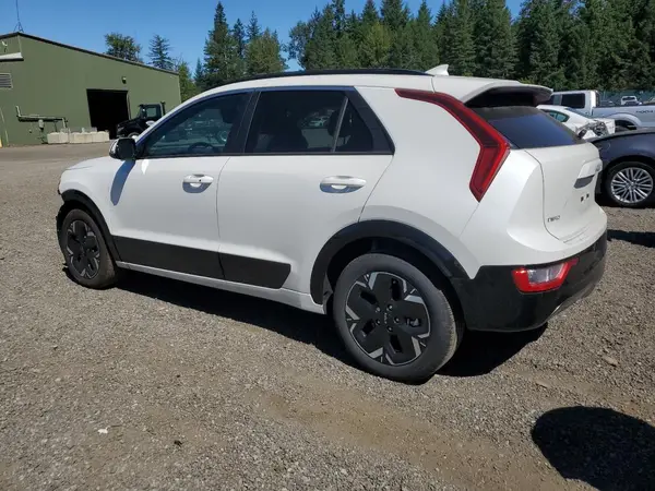KNDCR3L19S5137212 2025 KIA NIRO - Image 2