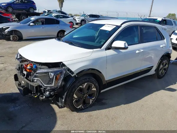 KNDCR3L19S5141275 2025 KIA NIRO - Image 2