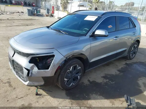 KNDCR3L19S5142572 2025 KIA NIRO - Image 2
