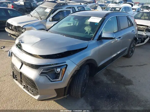 KNDCR3L19S5144273 2025 KIA NIRO - Image 2
