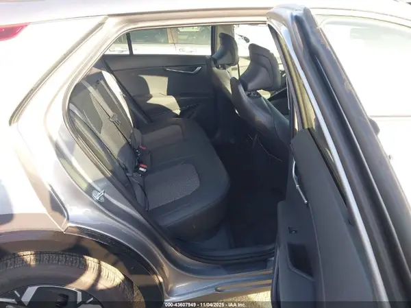 KNDCR3L19S5144273 2025 KIA NIRO - Image 8