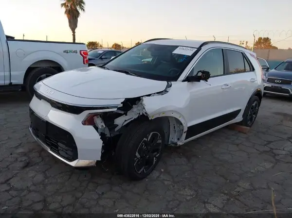 KNDCR3L19S5145276 2025 KIA NIRO - Image 2