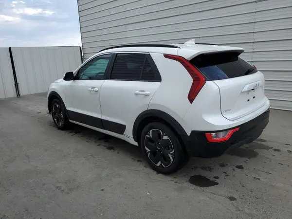 KNDCR3L1XP5026028 2023 KIA NIRO - Image 2