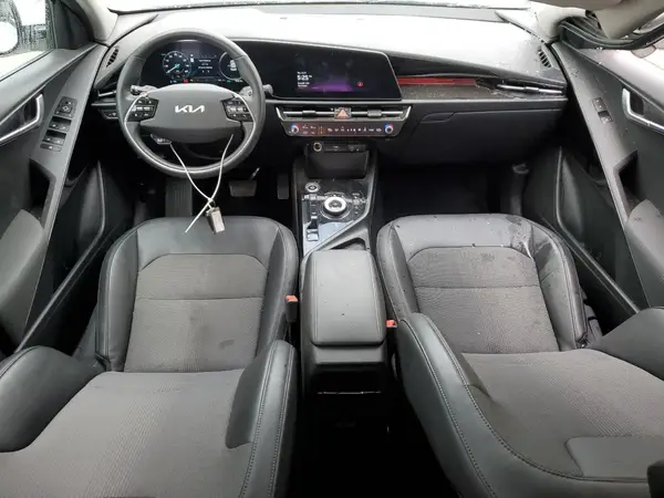 KNDCR3L1XP5026028 2023 KIA NIRO - Image 8