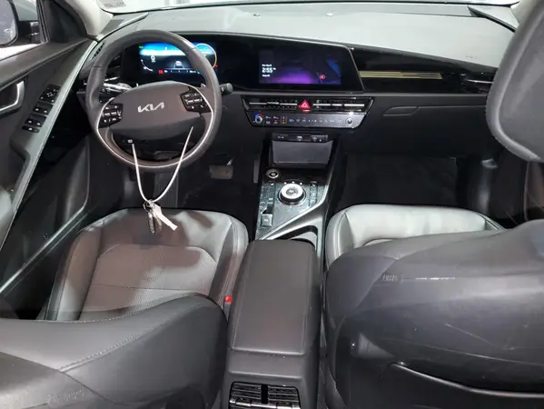 KNDCR3L1XP5046330 2023 KIA NIRO - Image 8