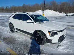 KNDCR3L1XP5064665 2023 KIA NIRO
