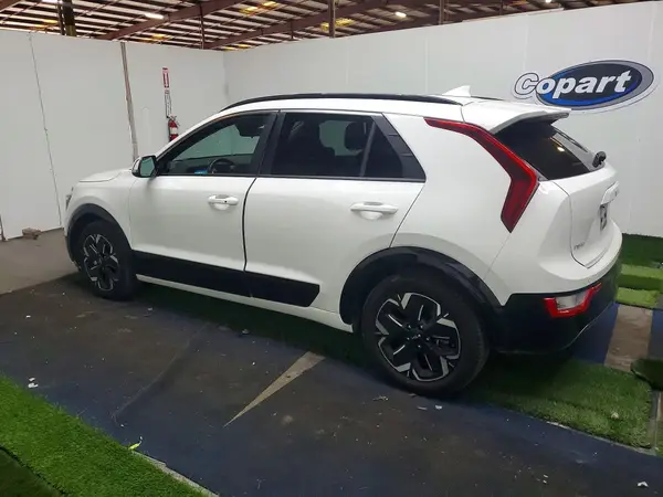 KNDCR3L1XP5071454 2023 KIA NIRO - Image 2