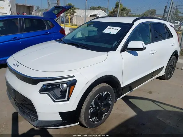 KNDCR3L1XR5093862 2024 KIA NIRO - Image 2