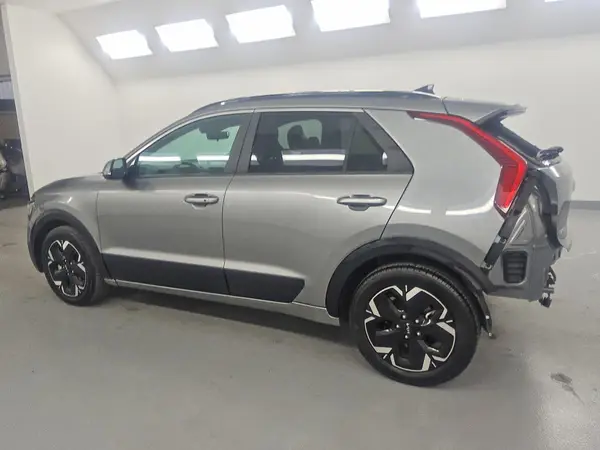 KNDCR3L1XR5103080 2024 KIA NIRO - Image 2