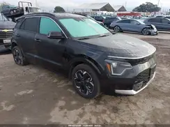 KNDCR3L1XS5140975 2025 KIA NIRO