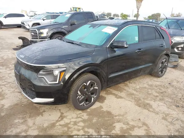 KNDCR3L1XS5140975 2025 KIA NIRO - Image 2