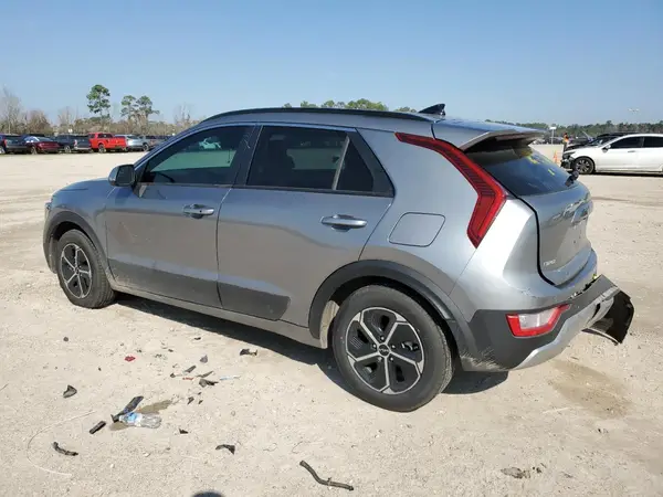 KNDCR3LE0P5063057 2023 KIA NIRO - Image 2