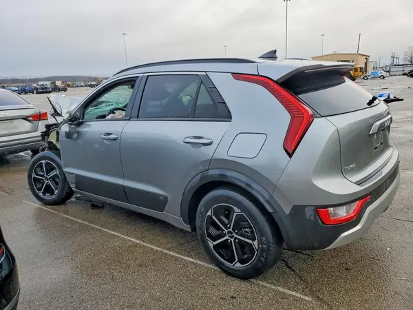 KNDCR3LE0P5069442 2023 KIA NIRO - Image 2