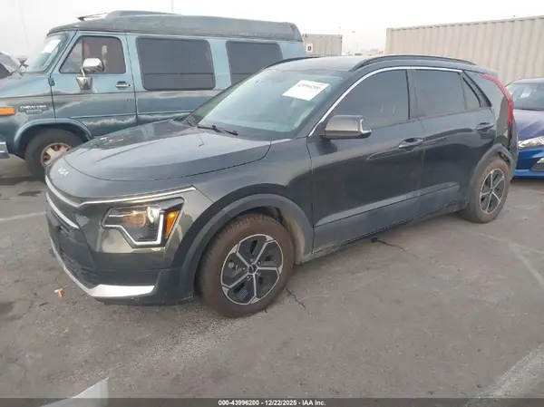KNDCR3LE0P5081820 2023 KIA NIRO - Image 2