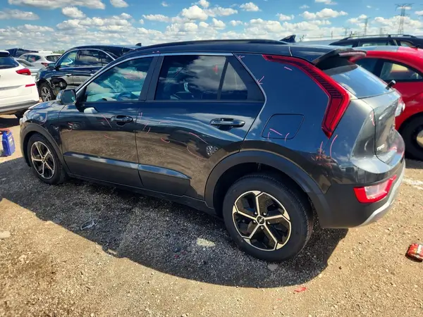 KNDCR3LE0P5099718 2023 KIA NIRO - Image 2