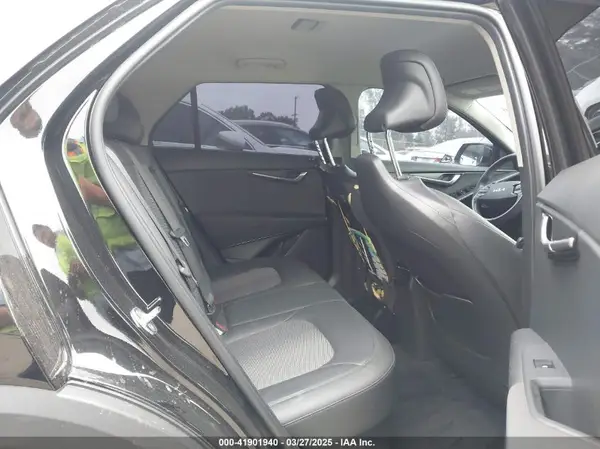 KNDCR3LE0P5108224 2023 KIA NIRO - Image 8