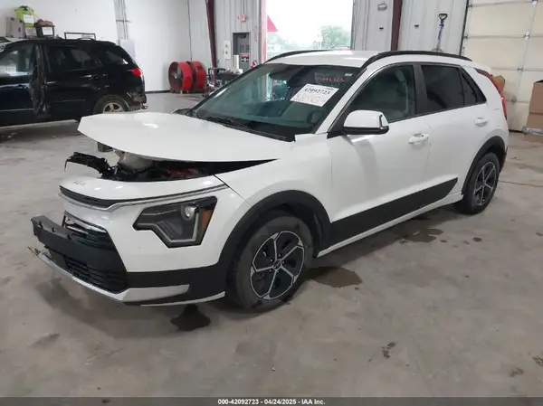 KNDCR3LE0R5121073 2024 KIA NIRO - Image 2