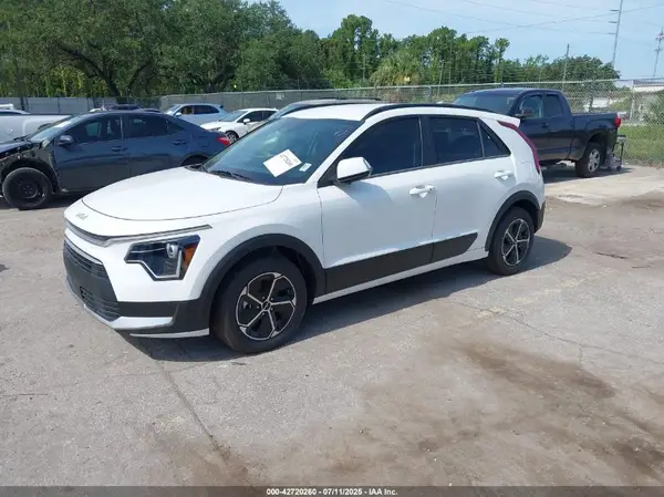 KNDCR3LE0R5204356 2024 KIA NIRO - Image 2