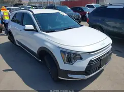 KNDCR3LE0S5238335 2025 KIA NIRO