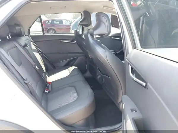 KNDCR3LE0S5238335 2025 KIA NIRO - Image 8