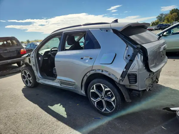 KNDCR3LE1P5033856 2023 KIA NIRO - Image 2