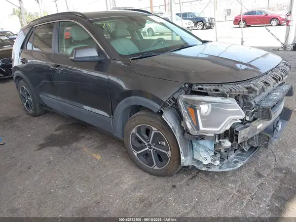 KNDCR3LE1P5033873 2023 KIA NIRO - Image 1