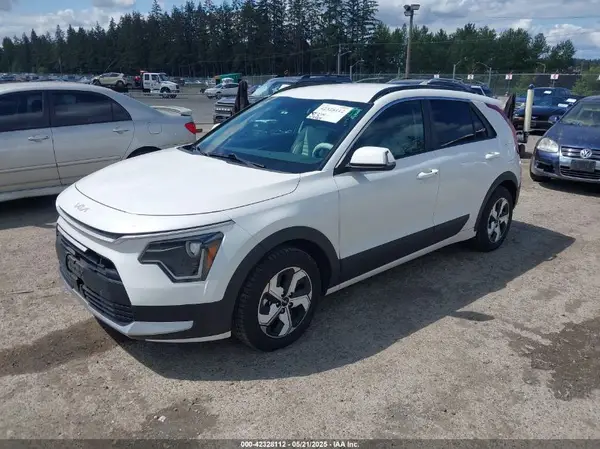 KNDCR3LE1P5084273 2023 KIA NIRO - Image 2