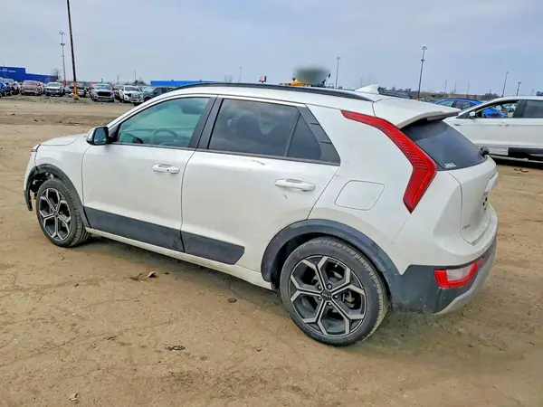 KNDCR3LE1P5101802 2023 KIA NIRO - Image 2