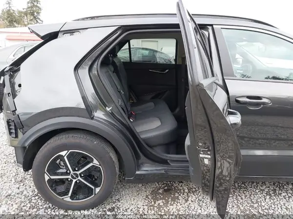 KNDCR3LE1P5102819 2023 KIA NIRO - Image 8