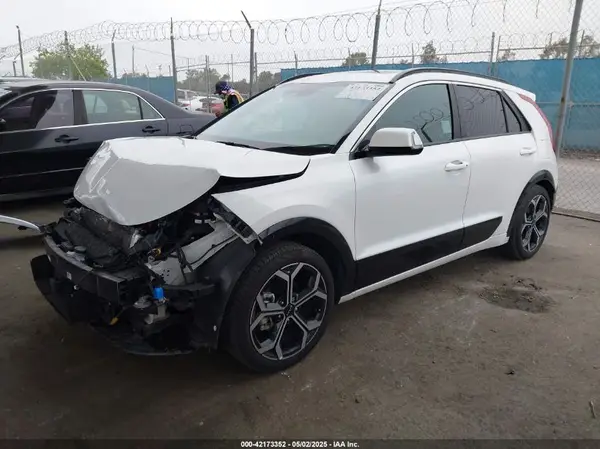 KNDCR3LE1P5103369 2023 KIA NIRO - Image 2
