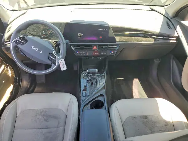 KNDCR3LE1S5228963 2025 KIA NIRO - Image 8