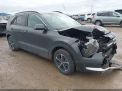KNDCR3LE1S5237050 2025 KIA NIRO