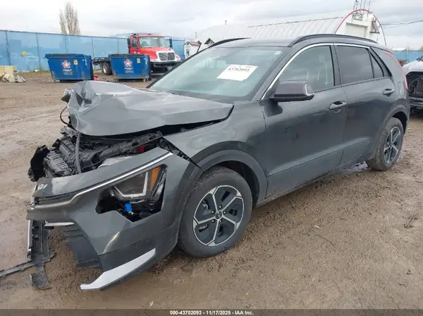 KNDCR3LE1S5237050 2025 KIA NIRO - Image 2