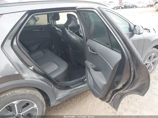 KNDCR3LE1S5237050 2025 KIA NIRO - Image 8