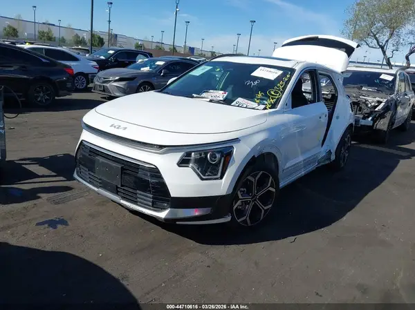 KNDCR3LE1S5257749 2025 KIA NIRO - Image 2