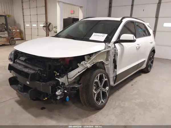 KNDCR3LE1S5260800 2025 KIA NIRO - Image 2