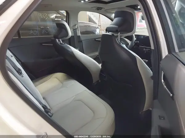 KNDCR3LE1S5260800 2025 KIA NIRO - Image 8