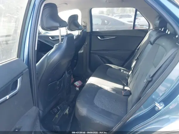 KNDCR3LE1S5261137 2025 KIA NIRO - Image 8
