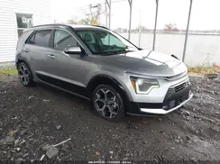 KNDCR3LE2P5044235 2023 KIA NIRO