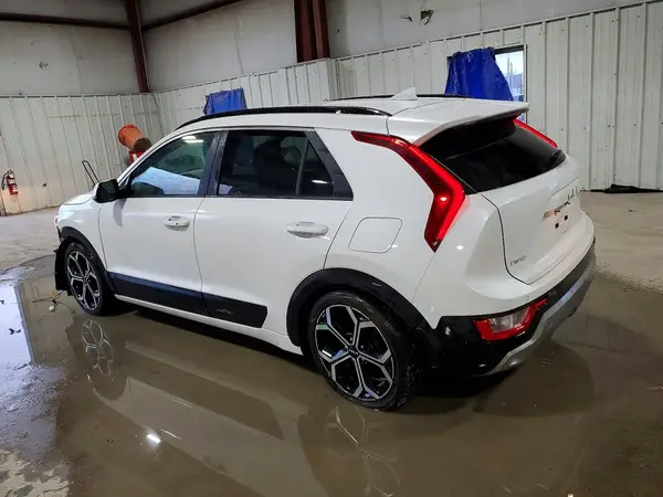 KNDCR3LE2P5044820 2023 KIA NIRO - Image 2