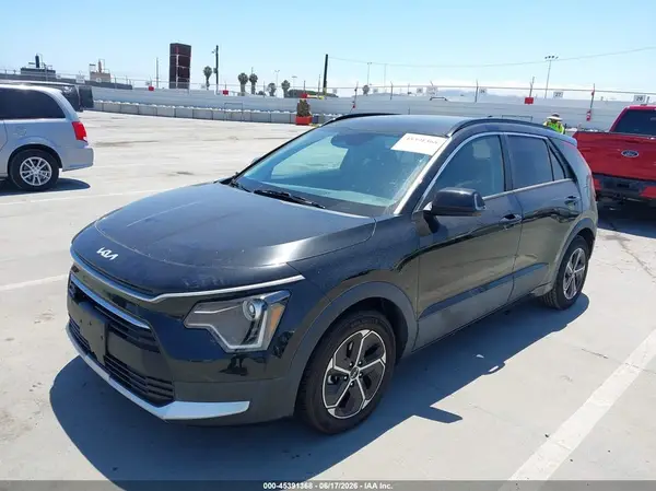 KNDCR3LE2P5050603 2023 KIA NIRO - Image 2