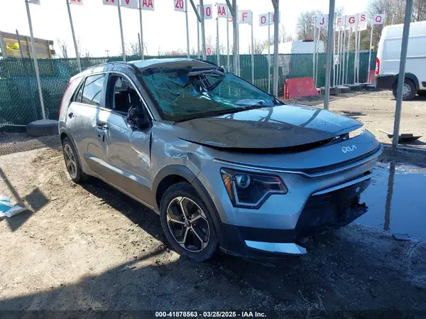 KNDCR3LE2P5054490 2023 KIA NIRO - Image 1