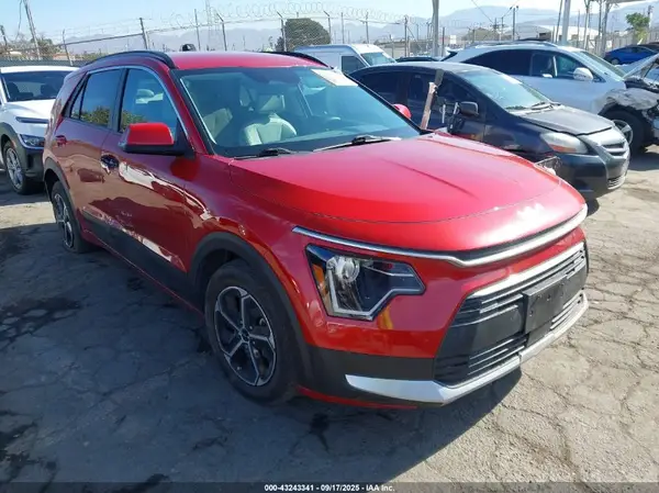 KNDCR3LE2P5057163 2023 KIA NIRO - Image 1