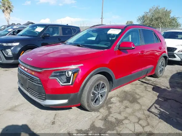 KNDCR3LE2P5057163 2023 KIA NIRO - Image 2