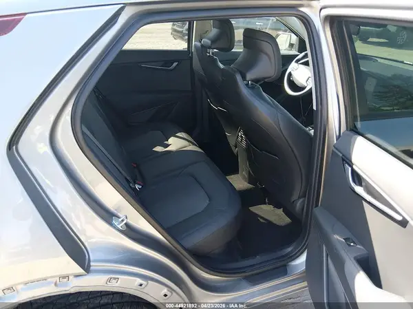 KNDCR3LE2P5080815 2023 KIA NIRO - Image 8