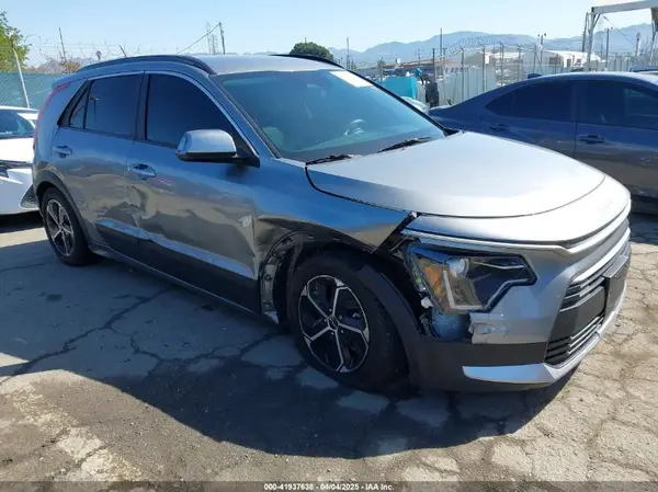 KNDCR3LE2P5098442 2023 KIA NIRO - Image 1